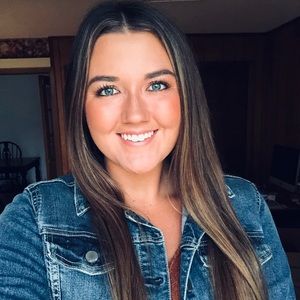 Meet your Posher, Casey